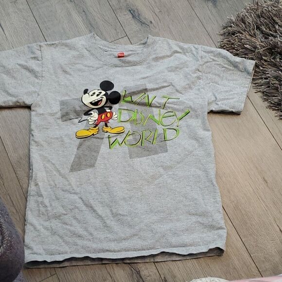 Disney Youth Tshirt M  - Picture 1 of 4